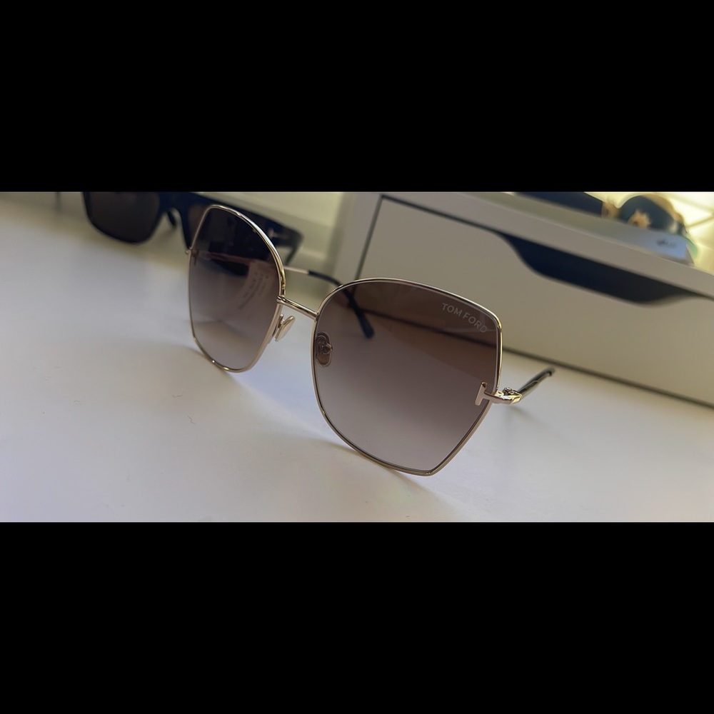 Tom Ford Farah Women’s Sunglasses (Size 60-17-140) $475